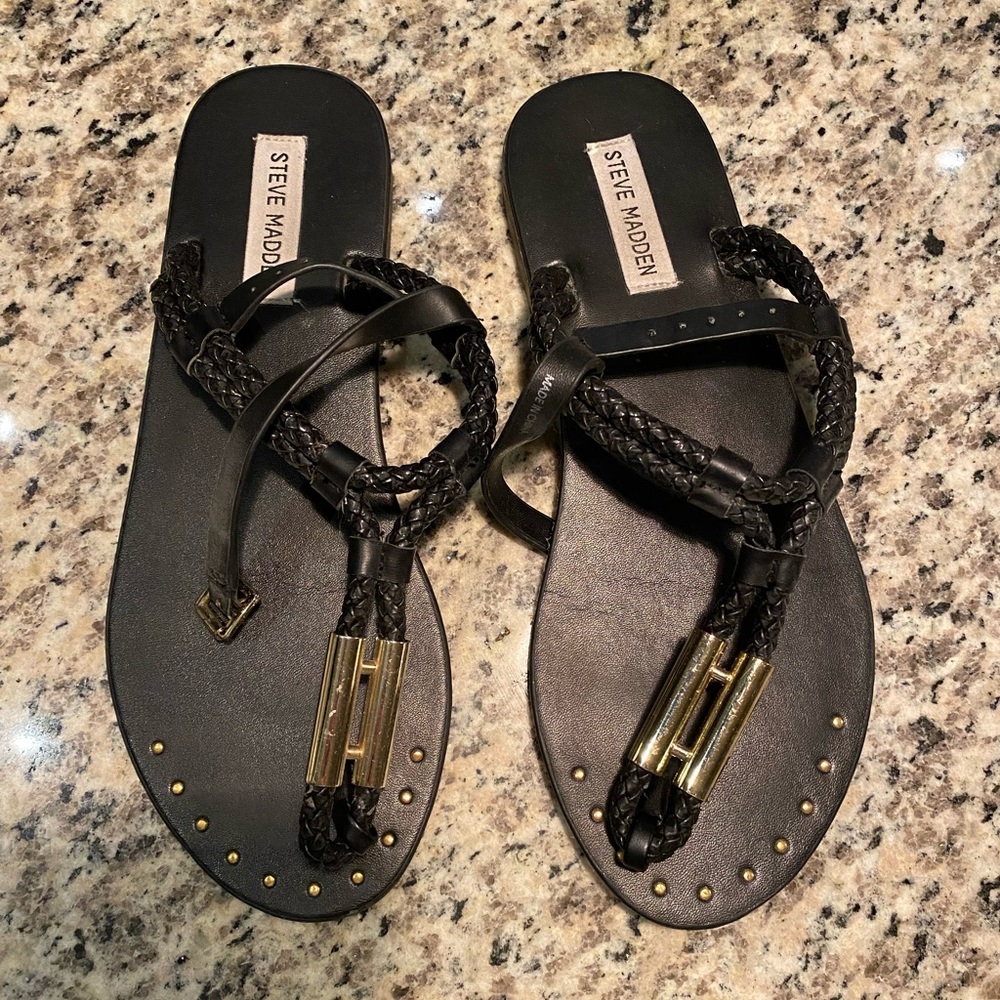 Steve Madden Black Sandals. Size 8